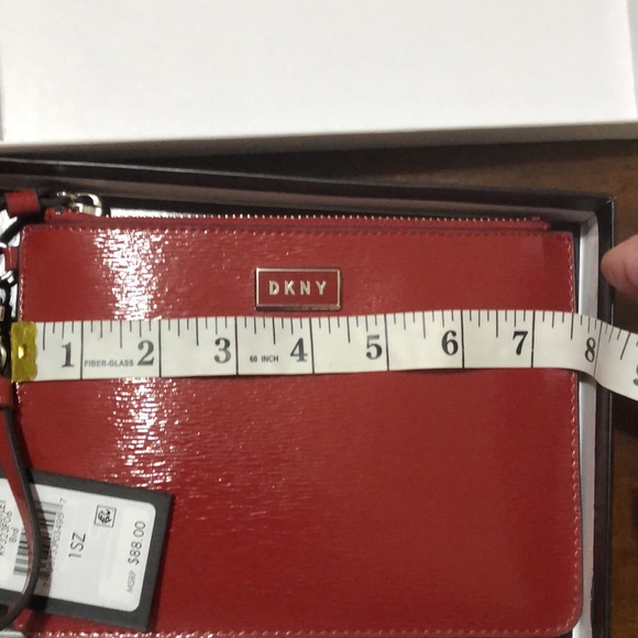 NWT DKNY GIGI- Wristlet - Picture 4 of 7